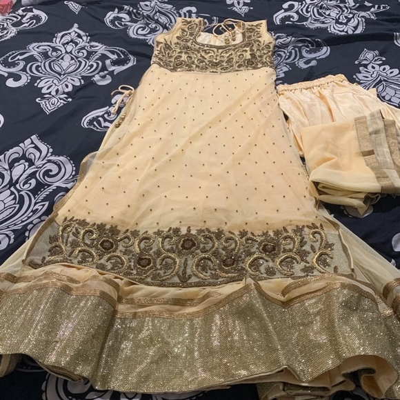 Anarkali Salwar - Picture 2 of 4